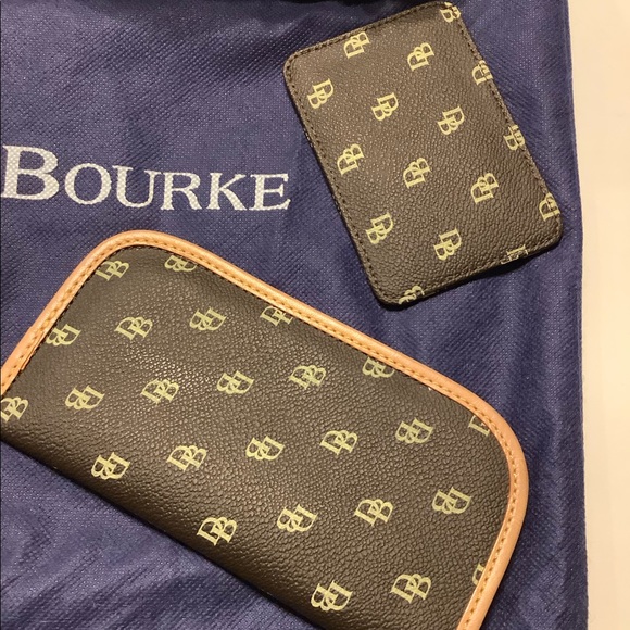 Dooney and Bourke Pocketbook with Attachments - Picture 12 of 16